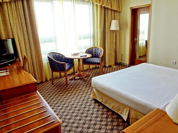 Emirates Plaza Hotel Абу Даби Екстериор снимка