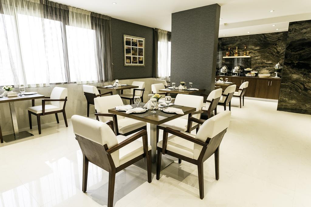 Emirates Plaza Hotel Абу Даби Екстериор снимка