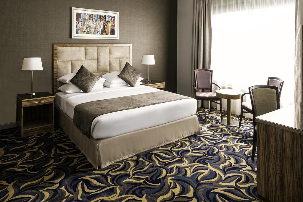 Emirates Plaza Hotel Абу Даби Екстериор снимка