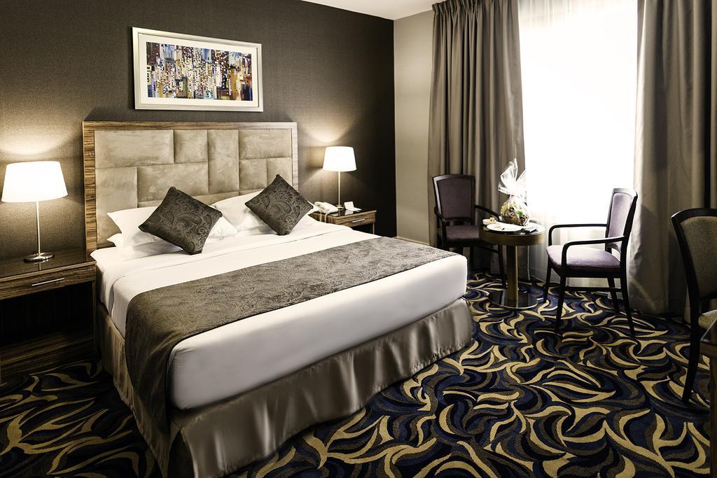 Emirates Plaza Hotel Абу Даби Екстериор снимка