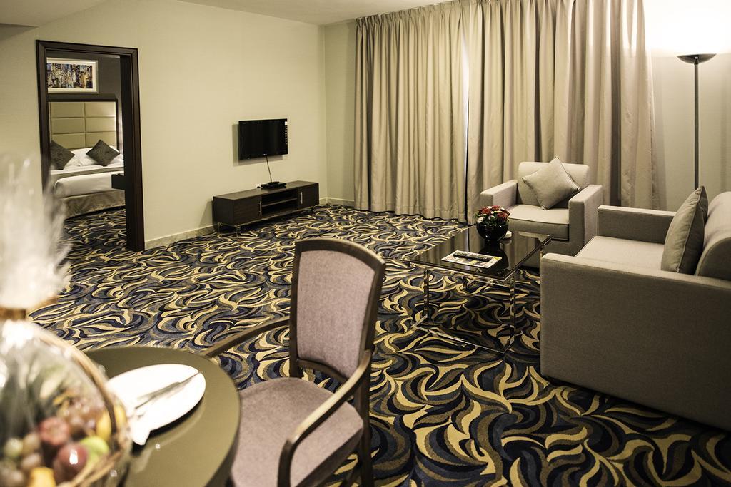 Emirates Plaza Hotel Абу Даби Екстериор снимка