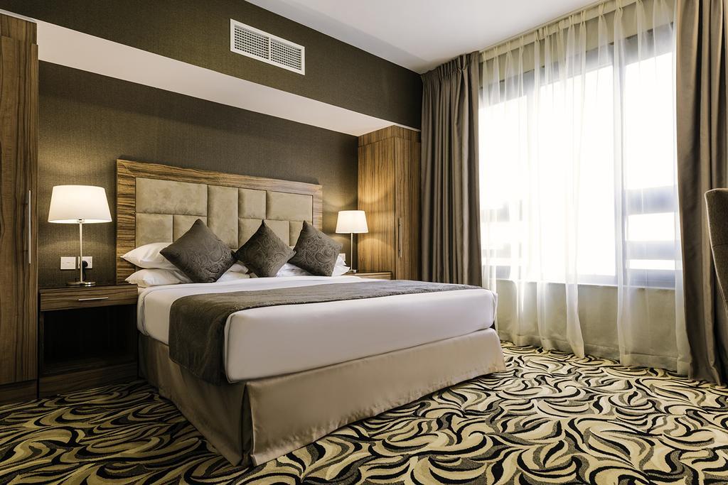 Emirates Plaza Hotel Абу Даби Екстериор снимка